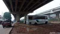 Berdasarkan aturan, warga dilarang memarkir dan mendiami kawasan tersebut.   