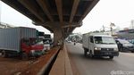 Lahan di Kolong Tol Becakayu Jadi Tempat Parkir Liar