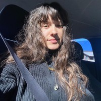 Secara mental lebih sehat juga karena penting untuk merasa nyaman. Aku tidak butuh 40 menit untuk menata rambutku setiap pagi. Rambutku terasa lebih sehat dan tumbuh lebih cepat, ungkapnya dilansir Daily Mail.Foto: Instagram @veggieshredder