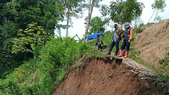 Longsor di Bandung Barat.