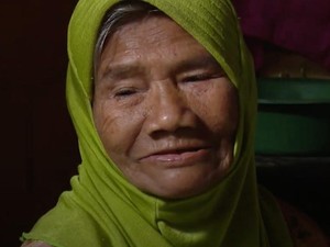 Beban Berat Mak Ikah di Usia Senja, Makan Seadanya dan Rumah Tak Layak