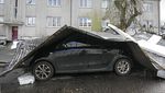 Mobil-mobil di Jerman Ringsek Tertimpa Atap Gegara Badai