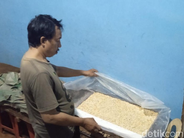 Perajin tempe di Surabaya