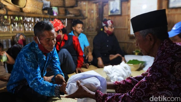 ritual jamasan Resik Kagungan