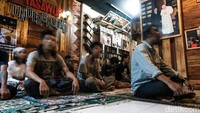 Dalam mengaji, mereka itu cukup tanggap untuk belajar membaca Al-Quran. Suasana yang dibawa pun senyaman mungkin supaya ilmu yang diberikan diresapi dan bisa dipahami serta dijalani dalam kehidupan sehari-hari mereka.