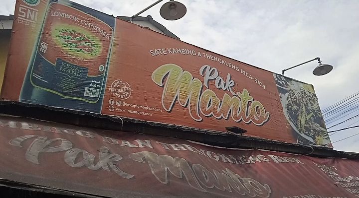 Maknyus! Sate Buntel dan Tengkleng Rica Buatan Pak Manto Asli Solo