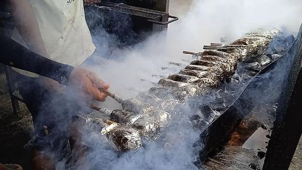 Maknyus! Sate Buntel dan Tengkleng Rica Buatan Pak Manto Asli Solo