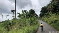 Salah satu segmen sepanjang 2,6 kilometer dengan kemiringan 9,1 persen. Di alat pencatat lain, tertulis 15 persen!