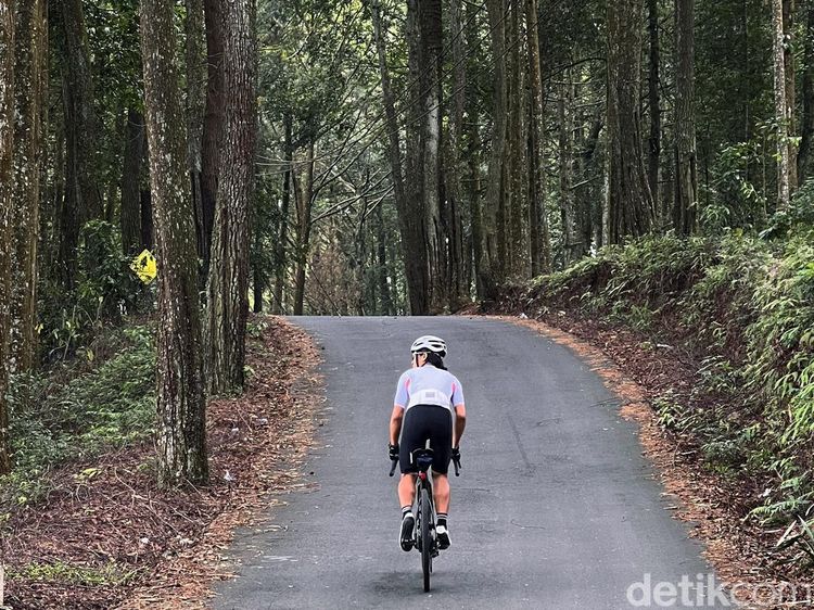 Siapkan Nafas Panjang di Tanjakan Paling Brutal, Pabangbon, Bogor