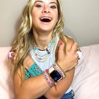 Meski ikut senang dengan kesuksesan Sofia, beberapa netizen mengkhawatirkan partisipasinya dalam koleksi pakaian dalam tersebut. Jadi kontroversi, di kolom komentar para netizen menyatakan bahwa perasaan mereka campur aduk terhadap iklan tersebut. Sejumlah orang menyoroti koleksi itu berpotensi menseksualisasi orang-orang Down syndrome karena ditampilkan dengan pakaian dalam. Foto: Instagram @sofiajirau