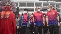 Dalam kesempatan tersebut sejumlah Menteri Keuangan, Gubernur Bank Sentral, serta perwakilan lembaga keuangan internasional berolahraga bersama.
