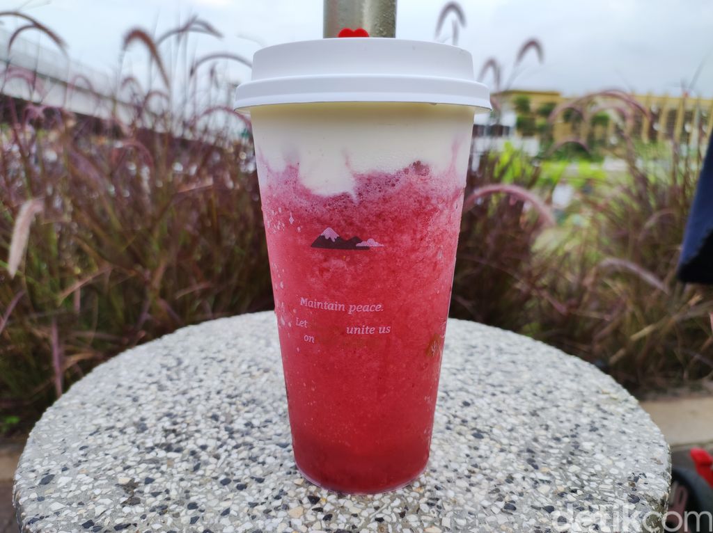 This Earth: Sluurp! Manis Dingin Kakigori di Tepi Pantai Jakarta