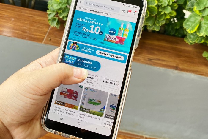 Ilustrasi Tren Belanja Online Tokopedia