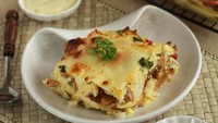 Suka yang gurih-gurih? Coba bikin roti telur keju panggang ini. Bahan-bahannya ada roti tawar, sosis, telur ayam, susu, dan keju cheddar. Rasanya yang gurih nikmat dijamin puaskan selera. Ini resepnya. Foto: Hestri Susilowati