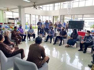 Dicurhati Buruh, AHY Nilai Aturan Menaker Soal JHT Tidak Logis