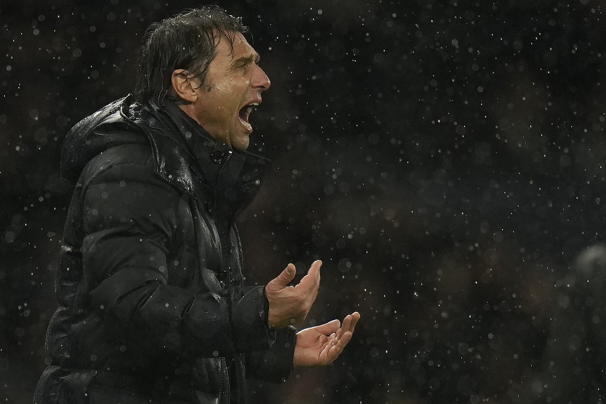 Antonio Conte Malu Sama Gajinya (AP)