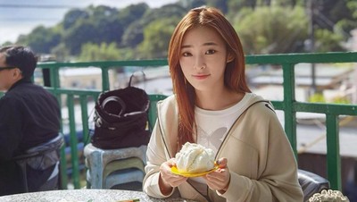 Momen Seru Celina Harto Miss Hong Kong Makan Kuotie dan Dimsum