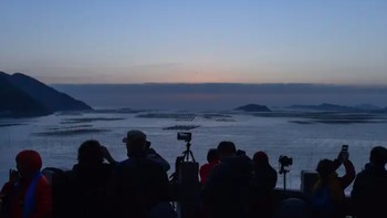 Setiap harinya, selalu ada deretan fotografer yang mengabadikan kehidupan di Desa Xiapu. Foto: Weibo