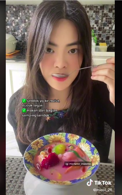 Etiket makan dan minum