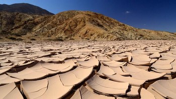 Gurun Atacama yang membentang luas di Chili dan Peru merupakan tempat paling kering di dunia, bahkan terdapat titik yang tidak pernah tercatat merasakan hujan sama sekali. (Foto: Internet)