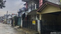 Karena menyadari bahwa lokasi rumahnya langganan banjir membuat harga properti miliknya jauh dari harga pasaran.
