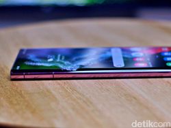 Unboxing Samsung Galaxy S22 Ultra Warna Burgundy, Harga Mulai Rp 18 Juta