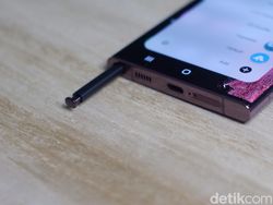 Unboxing Samsung Galaxy S22 Ultra Warna Burgundy, Harga Mulai Rp 18 Juta