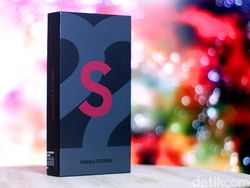 Unboxing Samsung Galaxy S22 Ultra Warna Burgundy, Harga Mulai Rp 18 Juta