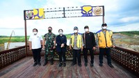 Pembangunan Bendungan Sepaku Semoi dengan skema kontrak tahun jamak hingga tahun 2023 senilai Rp556 miliar dengan kontraktor pelaksana PT. Brantas Abipraya- PT Sacna- dan PT. BRP (KSO). Dok. Di Provinsi Kaltim sendiri sudah terdapat 6 tampungan air yang dimanfaatkan untuk tampungan air. Kementerian PUPR