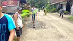 Jalan Provinsi di Cianjur Ini Menahun Rusak hingga Ditanami Pisang