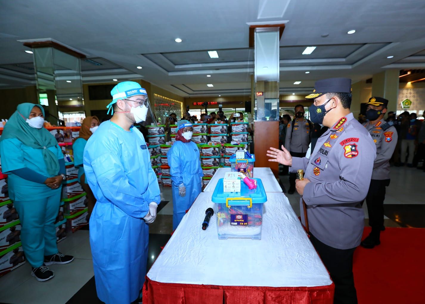 Kapolri Jenderal Listyo Sigit Prabowo mengecek lokasi isoter di Surabaya, Jatim
