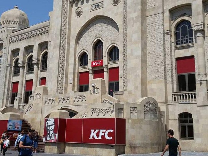 KFC Terbesar di Dunia dengan Desain Bangunan Klasik dan Mewah