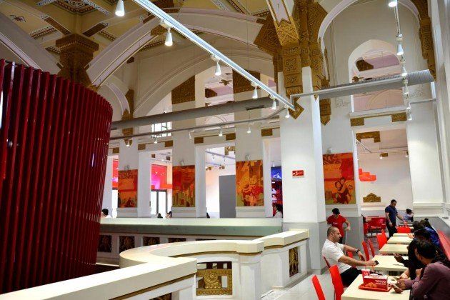 KFC Terbesar di Dunia dengan Desain Bangunan Klasik dan Mewah