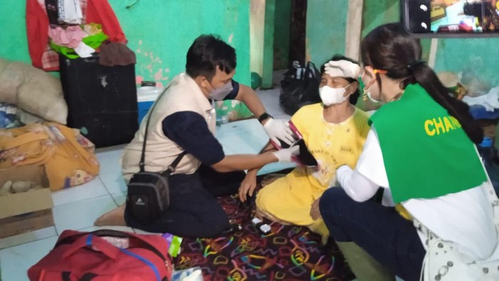 Korban banjir Sukabumi terserang penyakit ISPA dan gatal-gatal