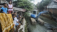 Selidik punya selidik, alasan hukuman itu dijatuhkan terkait banjir besar pada Februari 2021.