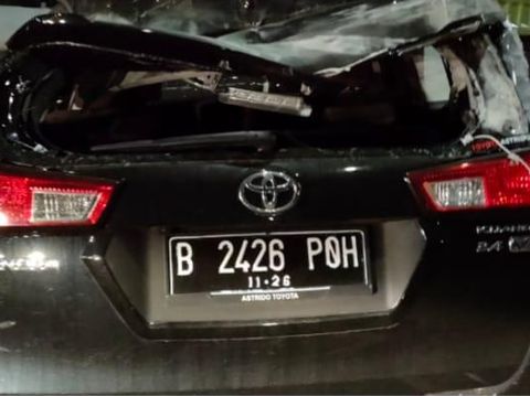 Mobil Innova kecelakaan di Tol Tangerang arah Jakarta, Sabtu (19/2/2022) dini hari (Dok. Istimewa)