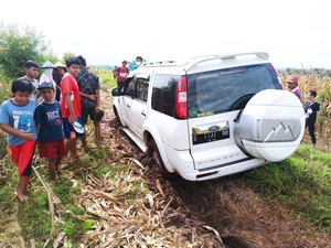Cerita Sebenarnya Soal Mobil Terjebak di Areal Persawahan Ponorogo