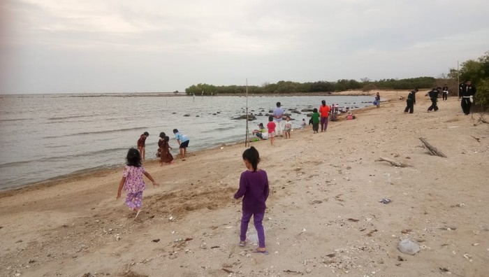 Nikmati Pantai Putri Klayar, Surga Tersembunyi di Pesisir Lamongan