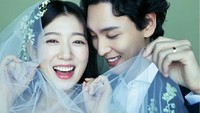 Belum lama ini, foto-foto pernikahan Park Shin Hye dan Choi Tae Joon kembali beredar. Foto: (dok. Laciel)