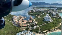Memang ada penerbangan yang lebih pendek, yakni perjalanan dari Westray ke Papa Westray di Kepulauan Orkney Skotlandia hanya dalam 90 detik. Tapi penerbangan antara Pulau Anguilla dan Sint Maarten di Karibia saat ini merupakan penerbangan komersial internasional paling pendek di dunia.