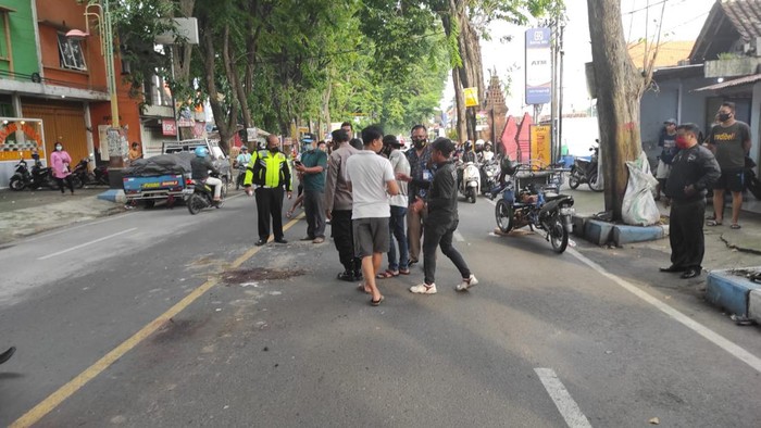 pikap tabrak bentor di mojokerto