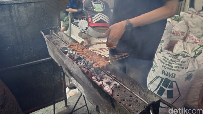 Sate Batibul Bang Awi Empuk Lembut! Sate Kambing Muda Racikan Sate Batibul Bang Awi