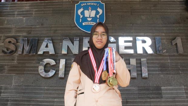 Siti Komariah, siswa cimahi peraih emas KSN 2021