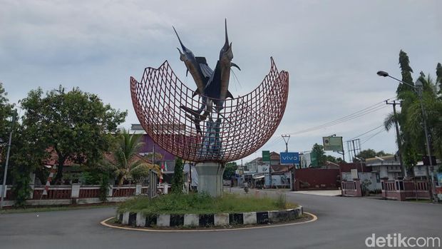 Tugu Marlin Pangandaran