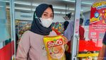 Warga Katapang Bandung Serbu Minimarket Demi Minyak Goreng