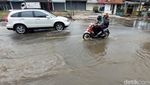Drainase Buruk, Air Meluber ke Jalan Gedebage Bandung
