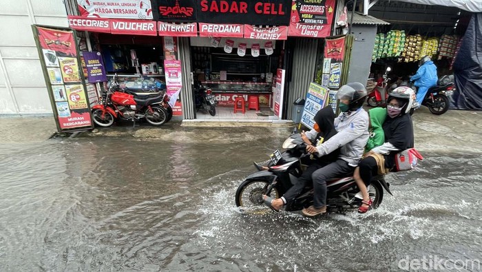 Drainase Buruk Jalan Di Jati Rahayu Bekasi Tergenang 5740