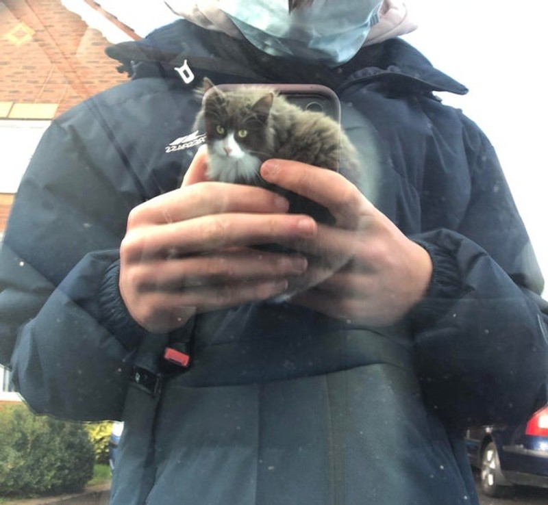 Fotoinet Kumpulan Potret Dengan Angle Kebetulan yang Lucu