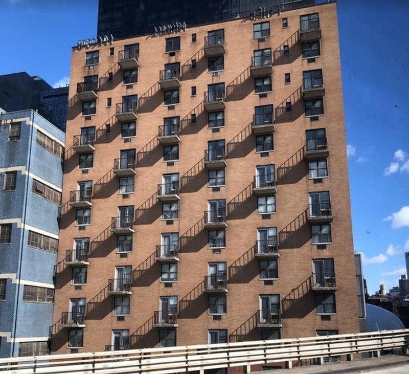 Fotoinet Kumpulan Potret Dengan Angle Kebetulan yang Lucu