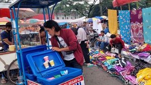 Geliat Pasar Tumpah saat PPKM Level 3 di Bandung